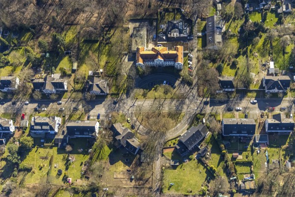 Aerial view, Bildungszentrum des Handels Gelsenkirchen e.V., Buer, Gelsenkirchen, Ruhr area, North Rhine-Westphalia, Germany, educational institution, DE, Europe, roundabout, roundabout, aerial view, aerial photography, aerial photography, overview, Uhlenbrockstraße, bird's eye view, birds-eyes view, overview
