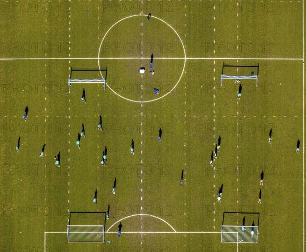 Aerial view, football players and training grounds at the Schalke Veltins-Arena, Berger Feld, Erle, Gelsenkirchen, Ruhr area, North Rhine-Westphalia, Germany, Arena, DE, Europe, football field, football pitch, football player, football stadium, football club, aerial view, aerial photography, aerial photography, sports, sports facilities, sports field, sports facility, stadium, training grounds, overview, bird's eye view, birds-eyes view, overview