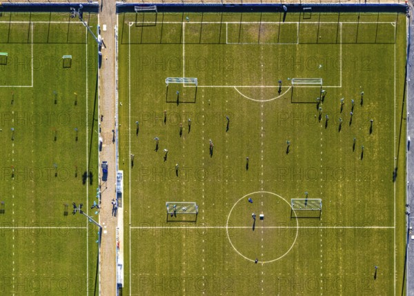 Aerial view, football players and training grounds at the Schalke Veltins-Arena, Berger Feld, Erle, Gelsenkirchen, Ruhr area, North Rhine-Westphalia, Germany, Arena, DE, Europe, football field, football pitch, football player, football stadium, football club, aerial view, aerial photography, aerial photography, sports, sports facilities, sports field, sports facility, stadium, training grounds, overview, bird's eye view, birds-eyes view, overview