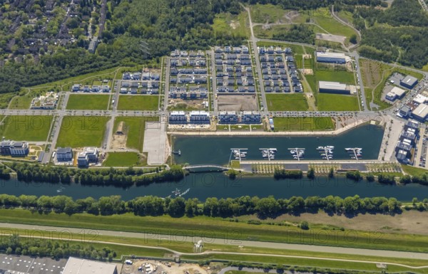 Aerial view, Graf Bismarck city quarter on the Rhine-Herne Canal, Marina Bismarck, Schalke-Nord, Gelsenkirchen, Ruhr area, North Rhine-Westphalia, Germany, DE, Europe, birds-eyes view, aerial photograph, aerial photography, aerial photography, overview, bird's eye view