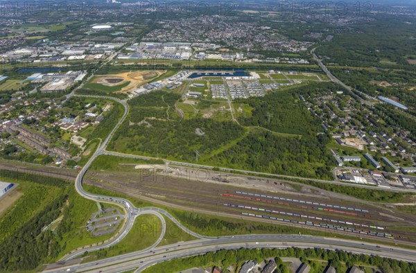 Aerial view, Graf Bismarck city quarter on the Rhine-Herne Canal, Marina Bismarck, Schalke-Nord, Gelsenkirchen, Ruhr area, North Rhine-Westphalia, Germany, DE, Europe, birds-eyes view, aerial photograph, aerial photography, aerial photography, overview, bird's eye view