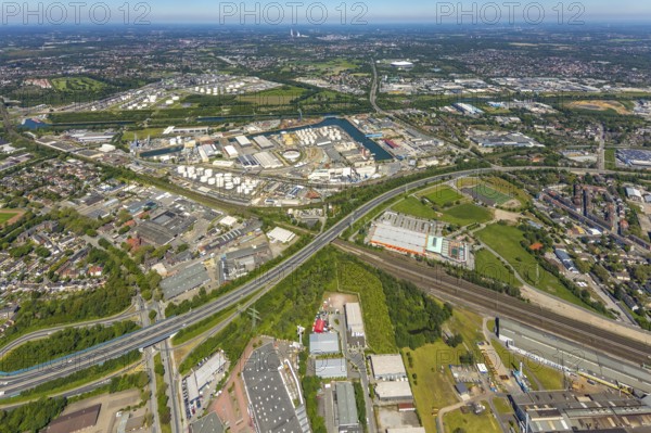Aerial view, Gelsenkirchen city harbour on the Rhine-Herne Canal, Heßler, Gelsenkirchen, Ruhr area, North Rhine-Westphalia, Germany, DE, Europe, birds-eyes view, aerial photography, aerial photography, overview, bird's eye view, commercial sites, commercial areas