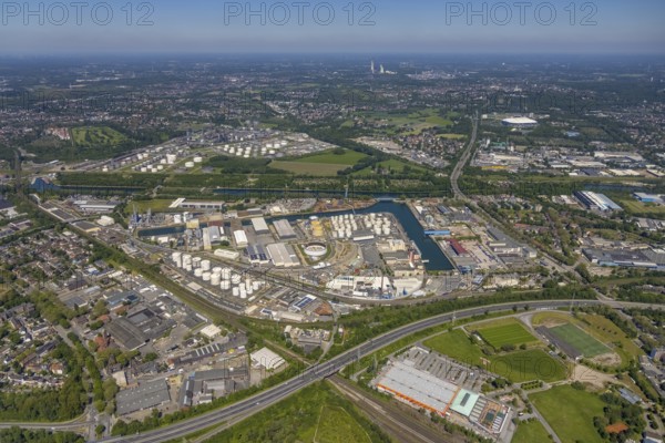 Aerial view, Gelsenkirchen city harbour on the Rhine-Herne Canal, Heßler, Gelsenkirchen, Ruhr area, North Rhine-Westphalia, Germany, DE, Europe, birds-eyes view, aerial photography, aerial photography, overview, bird's eye view, commercial sites, commercial areas