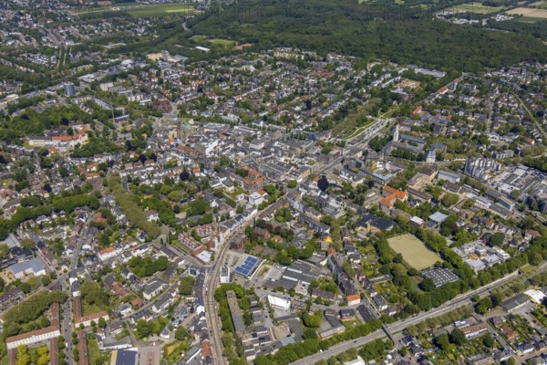 Aerial view, main centre Buer, retail centre, Buer, Gelsenkirchen, Ruhr area, North Rhine-Westphalia, Germany, DE, Europe, birds-eyes view, aerial photography, aerial photography, overview, overview, bird's eye view, retail centres of the city of Gelsenkirchen, shopping street, district