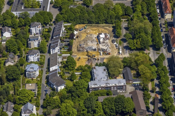 Aerial view, demolition work, construction site and new building at Max-Planck-Gymnasium, Buer, Gelsenkirchen, Ruhr area, North Rhine-Westphalia, Germany, construction area, construction site, building plots, construction project, construction site, education, educational institution, DE, Europe, grammar school, teaching institute, aerial view, aerial photography, aerial photography, new building, school, overview, bird's-eye view, overview