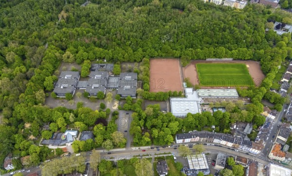 Aerial view, Ückendorf comprehensive school and sports field DJK Arminia Ückendorf, Ückendorf, Gelsenkirchen, Ruhr area, North Rhine-Westphalia, Germany, education, educational institution, DE, Europe, comprehensive school, educational institute, aerial view, aerial photography, aerial photography, school, overview, bird's-eye view, overview
