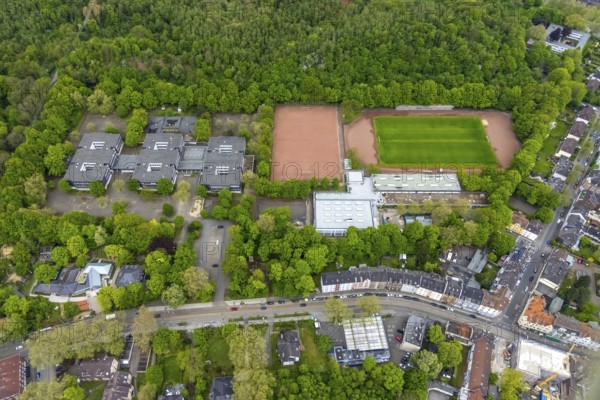 Aerial view, Ückendorf comprehensive school and sports field DJK Arminia Ückendorf, Ückendorf, Gelsenkirchen, Ruhr area, North Rhine-Westphalia, Germany, education, educational institution, DE, Europe, comprehensive school, educational institute, aerial view, aerial photography, aerial photography, school, overview, bird's-eye view, overview