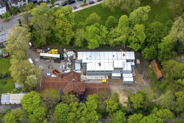 Aerial view, construction site and additional container at GGS Glückaufschule Ückendorf Außenstelle Parkstraße, Ückendorf, Gelsenkirchen, Ruhr area, North Rhine-Westphalia, Germany, construction work, construction area, building site, building plots, construction project, construction site, container, DE, Europe, aerial view, aerial photography, aerial photography, new building, overview, bird's-eye view, overview