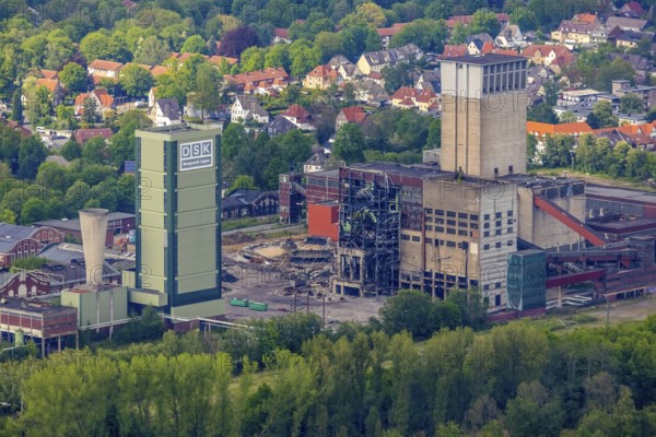 Aerial view, former DSK Lippe mine, Egonstraße, city limits to Gelsenkirchen, Westerholt, Hassel, Gelsenkirchen, Ruhr area, North Rhine-Westphalia, Germany, demolition, demolition work, mine, DE, DSK, Europe, Herten, aerial view, aerial photography, aerial photography, coal mine, overview, bird's-eye view, former Westerholt colliery, overview