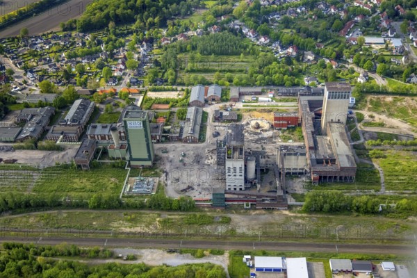Aerial view, former DSK Lippe mine, Egonstraße, city limits to Gelsenkirchen, Westerholt, Hassel, Gelsenkirchen, Ruhr area, North Rhine-Westphalia, Germany, demolition, demolition work, mine, DE, DSK, Europe, Herten, aerial view, aerial photography, aerial photography, coal mine, overview, bird's-eye view, former Westerholt colliery, overview