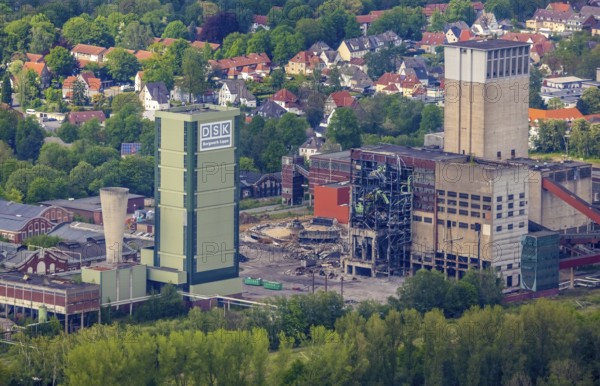 Aerial view, former DSK Lippe mine, Egonstraße, city limits to Gelsenkirchen, Westerholt, Hassel, Gelsenkirchen, Ruhr area, North Rhine-Westphalia, Germany, demolition, demolition work, mine, DE, DSK, Europe, Herten, aerial view, aerial photography, aerial photography, coal mine, overview, bird's-eye view, former Westerholt colliery, overview