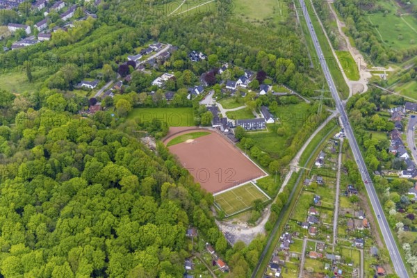 Aerial view, sports facility Halfmannshof, artists' estate Halfmannshof, Ückendorf, Gelsenkirchen, Ruhr area, North Rhine-Westphalia, Germany, DE, Europe, football pitch, football stadium, aerial view, aerial photography, aerial photography, sports, sports facilities, sports field, sports venue, overview, bird's-eye view, birds-eyes view, overview