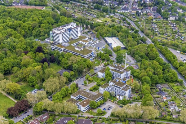 Aerial view, Marienhospital Gelsenkirchen, St. Augustinus Heime, Ückendorf, Gelsenkirchen, Ruhr area, North Rhine-Westphalia, Germany, DE, Europe, healthcare, hospital, helipad, clinic, clinic centre, hospital, aerial photograph, aerial photography, aerial photography, medical facility, medical aid, overview, Virchowstraße, bird's eye view, birds-eyes view, overview, medical care