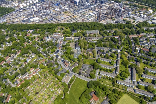 Aerial view, local supply centre Scholven, Im Brömm, retail centre, Scholven, Gelsenkirchen, Ruhr area, North Rhine-Westphalia, Germany, DE, Europe, birds-eyes view, aerial view, aerial photography, aerial photography, overview, bird's eye view