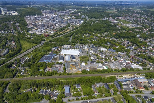 Aerial view, supplementary location Buschgrundstraße, retail centre, Buer, Gelsenkirchen, Ruhr area, North Rhine-Westphalia, Germany, DE, Europe, birds-eyes view, aerial view, aerial photography, aerial photography, overview, overview, bird's eye view, retail centres of the city of Gelsenkirchen, shopping street, district