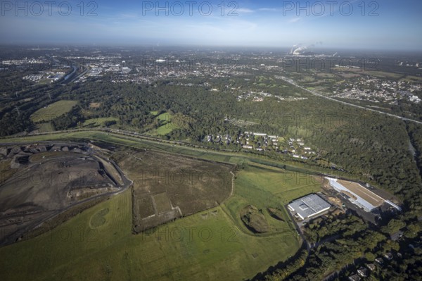 Aerial view, Resser Mark city forest with Münsterstrasse in the Resser Mark district of Gelsenkirchen, Ruhr area, North Rhine-Westphalia, Germany, DE, Emscherbruch, Europe, Gelsenkirchen, aerial view, aerial photography, aerial photography, nature reserve, Emscherbruch nature reserve, overview, bird's eye view, forest, birds-eyes view, overview