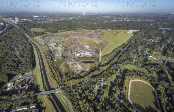 Aerial view, central landfill Emscherbruch and river Emscher in the district Resser Mark in Gelsenkirchen, Ruhr area, North Rhine-Westphalia, Germany, DE, landfill, Europe, Gelsenkirchen, aerial view, aerial photography, aerial photography, nature reserve Emscherbruch, overview, bird's eye view, birds-eyes view, overview