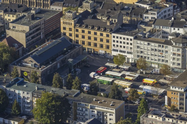 Aerial view, Hochstraße pedestrian zone City Buer-Mitte with market hall, Springemarkt and weekly market market in the district Buer in Gelsenkirchen, Ruhr area, North Rhine-Westphalia, Germany, City, DE, Europe, pedestrian zone, Gelsenkirchen, city centre, aerial view, aerial photography, aerial photography, market, market place, market stalls, city centre, overview, bird's eye view, weekly market, birds-eyes view, overview