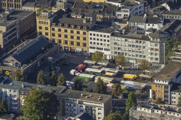 Aerial view, Hochstraße pedestrian zone City Buer-Mitte with market hall, Springemarkt and weekly market market in the district Buer in Gelsenkirchen, Ruhr area, North Rhine-Westphalia, Germany, City, DE, Europe, pedestrian zone, Gelsenkirchen, city centre, aerial view, aerial photography, aerial photography, market, market place, market stalls, city centre, overview, bird's eye view, weekly market, birds-eyes view, overview