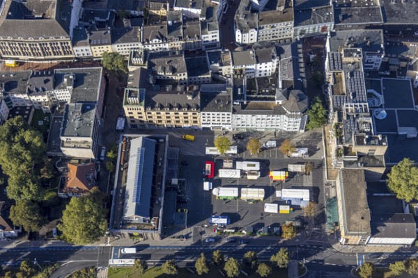 Aerial view, Hochstraße pedestrian zone City Buer-Mitte with market hall, Springemarkt and weekly market market in the district Buer in Gelsenkirchen, Ruhr area, North Rhine-Westphalia, Germany, City, DE, Europe, pedestrian zone, Gelsenkirchen, city centre, aerial view, aerial photography, aerial photography, market, market place, market stalls, city centre, overview, bird's eye view, weekly market, birds-eyes view, overview