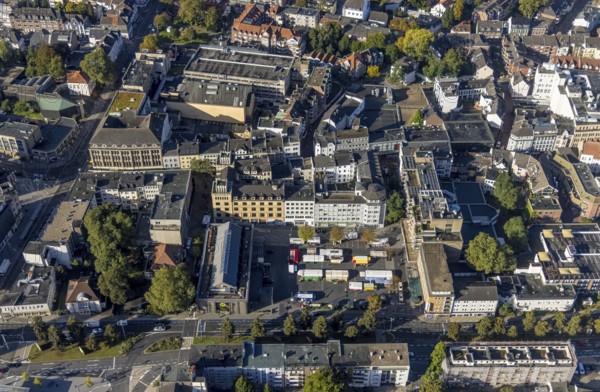 Aerial view, Hochstraße pedestrian zone City Buer-Mitte with market hall, Springemarkt and weekly market market in the district Buer in Gelsenkirchen, Ruhr area, North Rhine-Westphalia, Germany, City, DE, Europe, pedestrian zone, Gelsenkirchen, city centre, aerial view, aerial photography, aerial photography, market, market place, market stalls, city centre, overview, bird's eye view, weekly market, birds-eyes view, overview