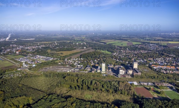 Aerial view, former DSK Lippe mine on Egonstraße on the city limits of Gelsenkirchen in the Westerholt district of Herten, Ruhr area, North Rhine-Westphalia, Germany, demolition, demolition work, mine, DE, Europe, distant view, Gelsenkirchen, Herten, aerial view, aerial photography, aerial photography, coal mine, overview, bird's-eye view, former Westerholt colliery, overview