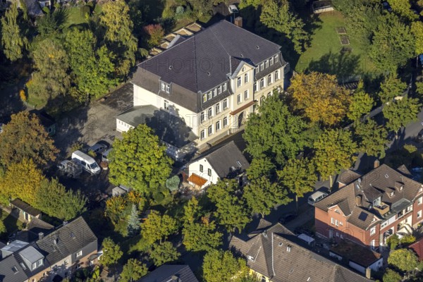 Aerial photograph, JBH Jugendwerkstatt Ahornstraße for integration into the training market and labour market in the Resse district of Gelsenkirchen, Ruhr area, North Rhine-Westphalia, Germany, educational institution, DE, integration project, Europe, Gelsenkirchen, aerial photograph, aerial photography, aerial photography, overview, bird's-eye view, overview