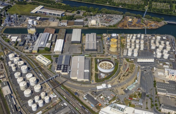 Aerial view, Gelsenkirchen city harbour on the Rhine-Herne Canal, Heßler, Gelsenkirchen, Ruhr area, North Rhine-Westphalia, Germany, DE, Europe, birds-eyes view, aerial photography, aerial photography, overview, bird's eye view, commercial sites, commercial areas