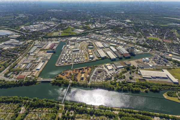 Aerial view, Gelsenkirchen city harbour on the Rhine-Herne Canal, Heßler, Gelsenkirchen, Ruhr area, North Rhine-Westphalia, Germany, DE, Europe, birds-eyes view, aerial photography, aerial photography, overview, bird's eye view, commercial sites, commercial areas