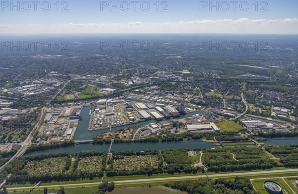 Aerial view, Gelsenkirchen city harbour on the Rhine-Herne Canal, Heßler, Gelsenkirchen, Ruhr area, North Rhine-Westphalia, Germany, DE, Europe, birds-eyes view, aerial photography, aerial photography, overview, bird's eye view, commercial sites, commercial areas