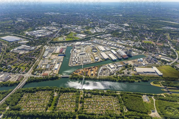 Aerial view, Gelsenkirchen city harbour on the Rhine-Herne Canal, Heßler, Gelsenkirchen, Ruhr area, North Rhine-Westphalia, Germany, DE, Europe, birds-eyes view, aerial photography, aerial photography, overview, bird's eye view, commercial sites, commercial areas