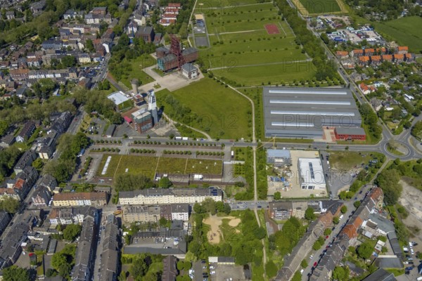 Aerial view, Bismarck shopping centre, Bismarckstraße Nord/Consol, retail centre, Gelsenkirchen-Bulmke-Hüllen, Gelsenkirchen, Ruhr area, North Rhine-Westphalia, Germany, DE, Europe, birds-eyes view, aerial view, aerial photography, aerial photography, overview, overview, bird's eye view, retail centres of the city of Gelsenkirchen, shopping street, district