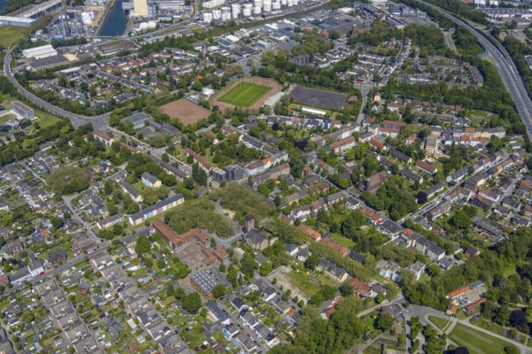 Aerial view, Perspective local supply centre Heßler, Fersenbruch, retail centre, Horst, Gelsenkirchen, Ruhr area, North Rhine-Westphalia, Germany, DE, Europe, birds-eyes view, aerial view, aerial photography, aerial photography, overview, overview, bird's eye view, retail centres of the city of Gelsenkirchen, shopping street, district