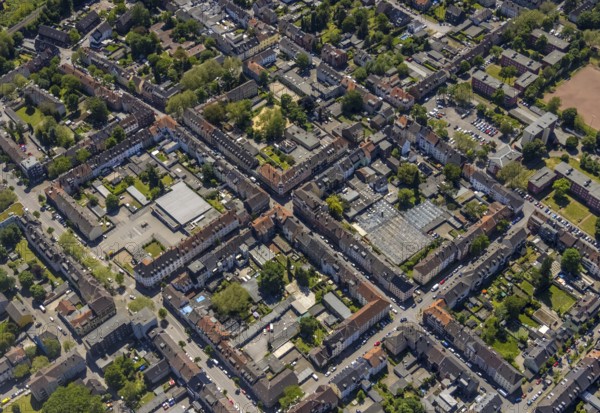 Aerial view, secondary centre Horst, Markenstraße, retail centre, Horst, Gelsenkirchen, Ruhr area, North Rhine-Westphalia, Germany, DE, Europe, birds-eyes view, aerial view, aerial photography, aerial photography, overview, bird's eye view, retail centres of the city of Gelsenkirchen, shopping street, district