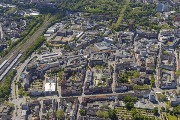 Aerial view, main centre Gelsenkirchen-Mitte, City Gelsenkirchen, Bahnhofstraße, market place, retail centre, Schalke, Gelsenkirchen, Ruhr area, North Rhine-Westphalia, Germany, DE, Europe, birds-eyes view, aerial view, aerial photography, aerial photography, overview, overview, bird's eye view, retail centres of the city of Gelsenkirchen, shopping street, district
