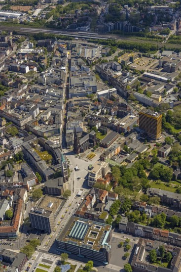 Aerial view, main centre Gelsenkirchen-Mitte, City Gelsenkirchen, Bahnhofstraße, market place, retail centre, Schalke, Gelsenkirchen, Ruhr area, North Rhine-Westphalia, Germany, DE, Europe, birds-eyes view, aerial view, aerial photography, aerial photography, overview, overview, bird's eye view, retail centres of the city of Gelsenkirchen, shopping street, district
