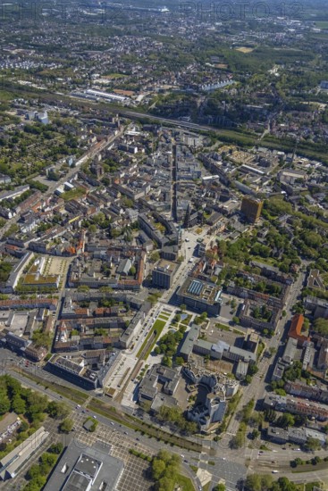 Aerial view, main centre Gelsenkirchen-Mitte, City Gelsenkirchen, Bahnhofstraße, market place, retail centre, Schalke, Gelsenkirchen, Ruhr area, North Rhine-Westphalia, Germany, DE, Europe, birds-eyes view, aerial view, aerial photography, aerial photography, overview, overview, bird's eye view, retail centres of the city of Gelsenkirchen, shopping street, district