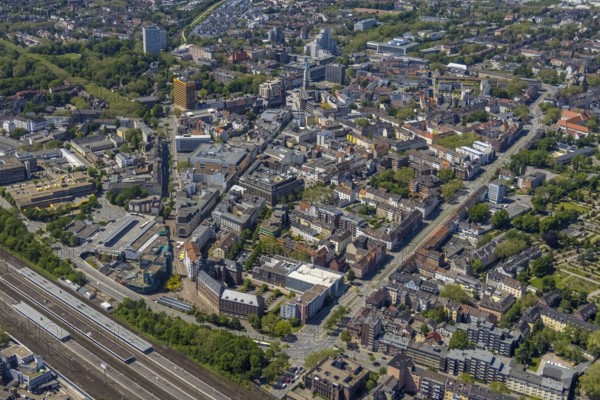 Aerial view, main centre Gelsenkirchen-Mitte, City Gelsenkirchen, Bahnhofstraße, market place, retail centre, Schalke, Gelsenkirchen, Ruhr area, North Rhine-Westphalia, Germany, DE, Europe, birds-eyes view, aerial view, aerial photography, aerial photography, overview, overview, bird's eye view, retail centres of the city of Gelsenkirchen, shopping street, district