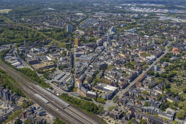 Aerial view, main centre Gelsenkirchen-Mitte, City Gelsenkirchen, Bahnhofstraße, market place, retail centre, Schalke, Gelsenkirchen, Ruhr area, North Rhine-Westphalia, Germany, DE, Europe, birds-eyes view, aerial view, aerial photography, aerial photography, overview, overview, bird's eye view, retail centres of the city of Gelsenkirchen, shopping street, district