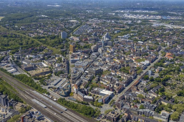 Aerial view, main centre Gelsenkirchen-Mitte, City Gelsenkirchen, Bahnhofstraße, market place, retail centre, Schalke, Gelsenkirchen, Ruhr area, North Rhine-Westphalia, Germany, DE, Europe, birds-eyes view, aerial view, aerial photography, aerial photography, overview, overview, bird's eye view, retail centres of the city of Gelsenkirchen, shopping street, district
