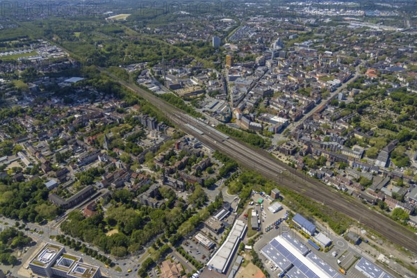 Aerial view, main centre Gelsenkirchen-Mitte, City Gelsenkirchen, Bahnhofstraße, market place, retail centre, Schalke, Gelsenkirchen, Ruhr area, North Rhine-Westphalia, Germany, DE, Europe, birds-eyes view, aerial view, aerial photography, aerial photography, overview, overview, bird's eye view, retail centres of the city of Gelsenkirchen, shopping street, district