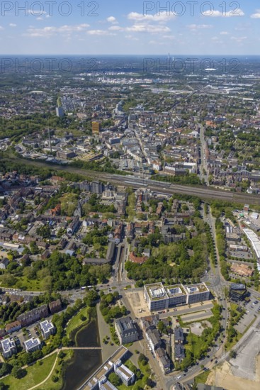 Aerial view, main centre Gelsenkirchen-Mitte, City Gelsenkirchen, Bahnhofstraße, market place, retail centre, Schalke, Gelsenkirchen, Ruhr area, North Rhine-Westphalia, Germany, DE, Europe, birds-eyes view, aerial view, aerial photography, aerial photography, overview, overview, bird's eye view, retail centres of the city of Gelsenkirchen, shopping street, district