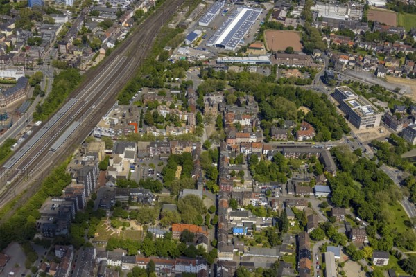 Aerial view, main centre Gelsenkirchen-Mitte, City Gelsenkirchen, Bahnhofstraße, market place, retail centre, Schalke, Gelsenkirchen, Ruhr area, North Rhine-Westphalia, Germany, DE, Europe, birds-eyes view, aerial view, aerial photography, aerial photography, overview, overview, bird's eye view, retail centres of the city of Gelsenkirchen, shopping street, district