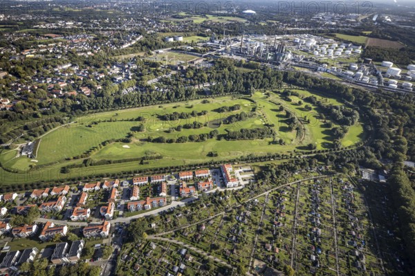 Aerial view, golf course golf club Schloss Horst in the district Horst in Gelsenkirchen, Ruhr area, North Rhine-Westphalia, Germany, DE, Europe, Gelsenkirchen, golf, golf course, golf club, golf course, golf meadow, aerial view, aerial photography, aerial photography, sports, overview, bird's-eye view, overview