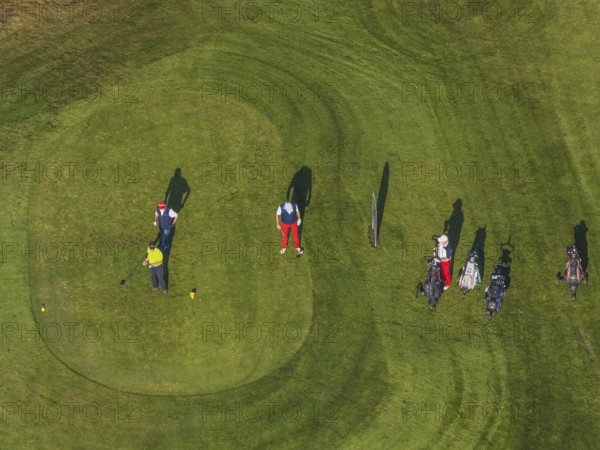 Aerial view, golf course golf club Schloss Horst and golf player on the green in the district Horst in Gelsenkirchen, Ruhr area, North Rhine-Westphalia, Germany, DE, Europe, Gelsenkirchen, golf, golf course, golf player, golf meadow, aerial view, aerial photography, aerial photography, sports, overview, bird's-eye view, overview