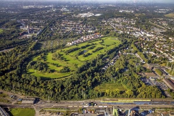 Aerial view, golf course golf club Schloss Horst in the district Horst in Gelsenkirchen, Ruhr area, North Rhine-Westphalia, Germany, DE, Europe, Gelsenkirchen, golf, golf course, golf club, golf course, golf meadow, aerial view, aerial photography, aerial photography, sports, overview, bird's-eye view, overview
