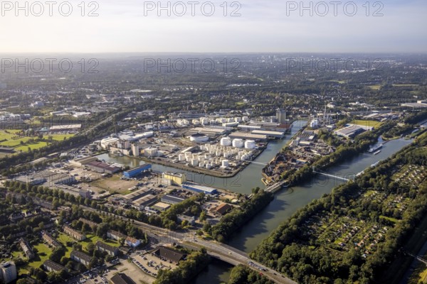 Aerial view, city harbour Gelsenkirchen in the district Schalke-Nord in Gelsenkirchen, Ruhr area, North Rhine-Westphalia, Germany, inland harbour, DE, Europe, Gelsenkirchen, commercial enterprises, commercial area, commercial use, harbour, harbour basin, harbour area, harbour overview, industrial plants, industrial area, industrial location, aerial view, aerial photography, aerial photography, overview, bird's-eye view, bird's-eye view, overview