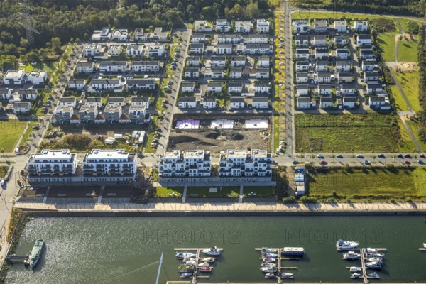 Aerial view, terraced house housing estate at Graf Bismarck harbour in the Bismarck district of Gelsenkirchen, Ruhr area, North Rhine-Westphalia, Germany, DE, single-family houses, Europe, Gelsenkirchen, property tax, harbour, harbour area, real estate, marina, aerial view, aerial photography, aerial photography, terraced houses, overview, bird's-eye view, residential complex, living and life, residential area, residential houses, quality of life, residential quarter, housing estate, marina, birds-eyes view, overview