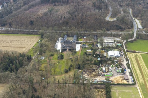 Aerial view, WasserSchloss Hugenpoet, Kettwiger Baumdienst Skibba, Kettwig, Essen, Ruhr area, North Rhine-Westphalia, Germany, August-Thyssen-Straße, Burg, DE, Europe, moat, manor house, manor building, aerial photograph, aerial photography, aerial photography, castle, overview, bird's-eye view, moated castle, moated castle, bird's-eye view, overview