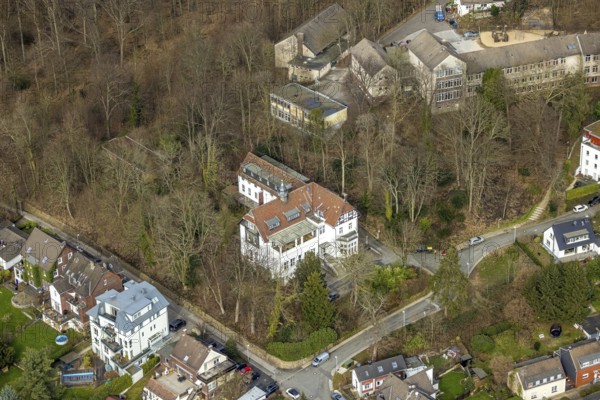 Aerial view, Villa Ruhnau with park, planned demolition, Kettwig, Essen, Ruhr area, North Rhine-Westphalia, Germany, demolition in planning, DE, Europe, aerial view, aerial photography, aerial photography, overview, villa, bird's-eye view, residential building, birds-eyes view, overview